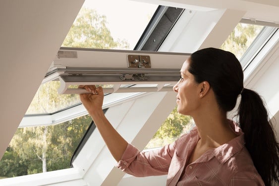 Cuarto agua Atrevimiento Trucos y consejos para el mantenimiento de tus ventanas VELUX